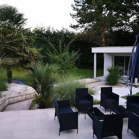 Grande Maison Avec Piscine Couverte Et Jacuzzi Mouen