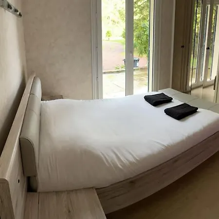 Grande Maison Avec Piscine Couverte Et Jacuzzi Dom wakacyjny