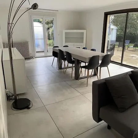 Grande Maison Avec Piscine Couverte Et Jacuzzi Mouen