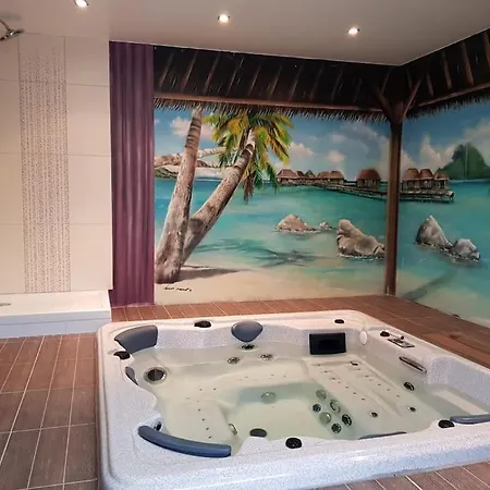 Grande Maison Avec Piscine Couverte Et Jacuzzi Dom wakacyjny